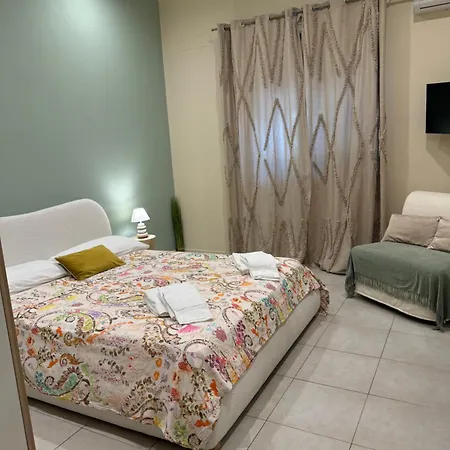 Domus Fysi Guest house *